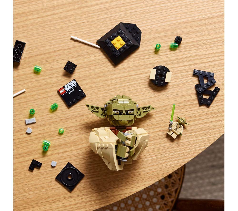 LEGO Star Wars 75438 Yoda Bust Set image number 3 of 6