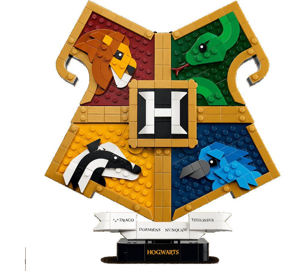 LEGO Harry Potter 76462 Hogwarts House Crest Set image number 3 of 6