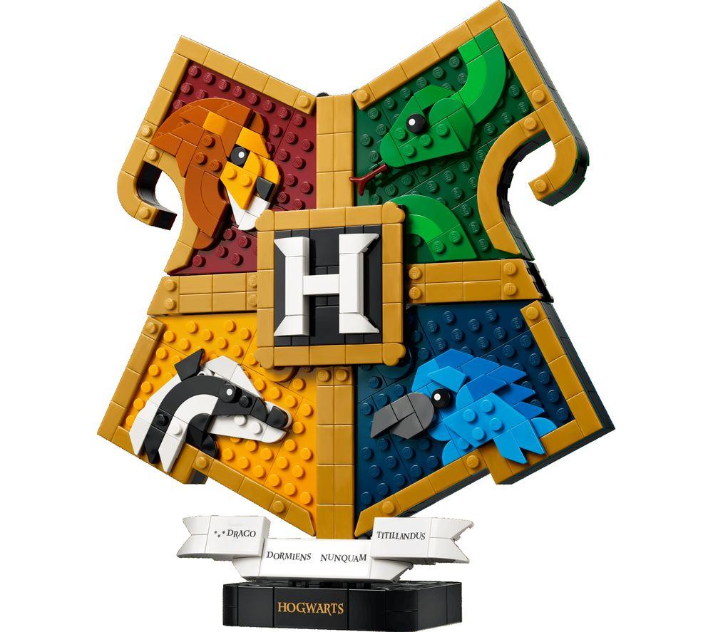 LEGO Harry Potter 76462 Hogwarts House Crest Set image number 4 of 6