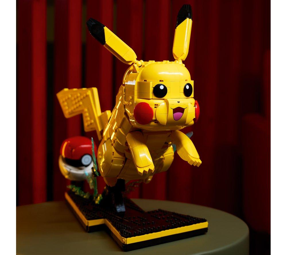 LEGO Pokemon 72152 Pikachu & Poke Ball Set for Adults image number 4 of 9