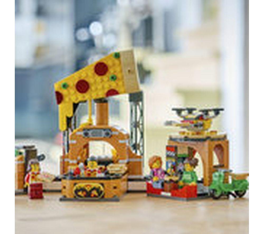LEGO City 60496 Pizza Delivery Experience with Vehicles Set image number 2 of 6
