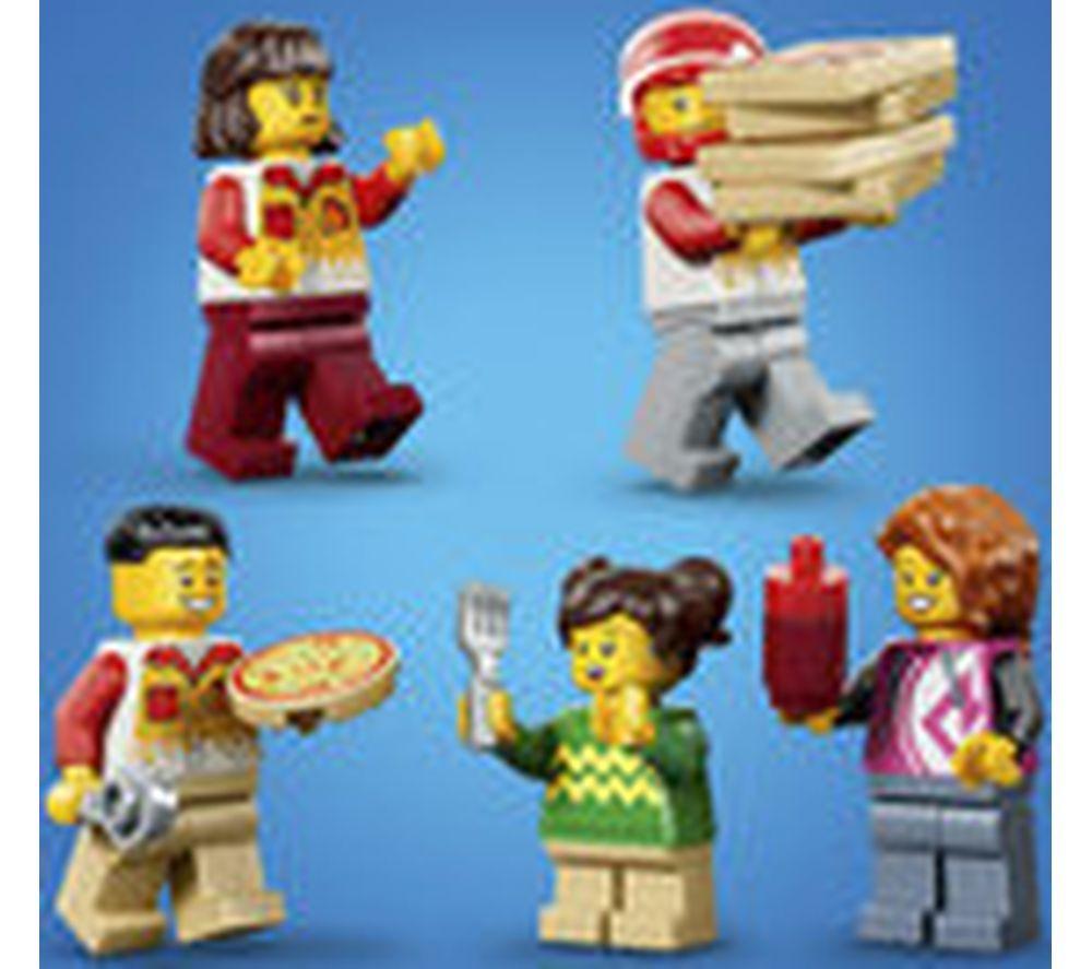LEGO City 60496 Pizza Delivery Experience with Vehicles Set image number 4 of 6