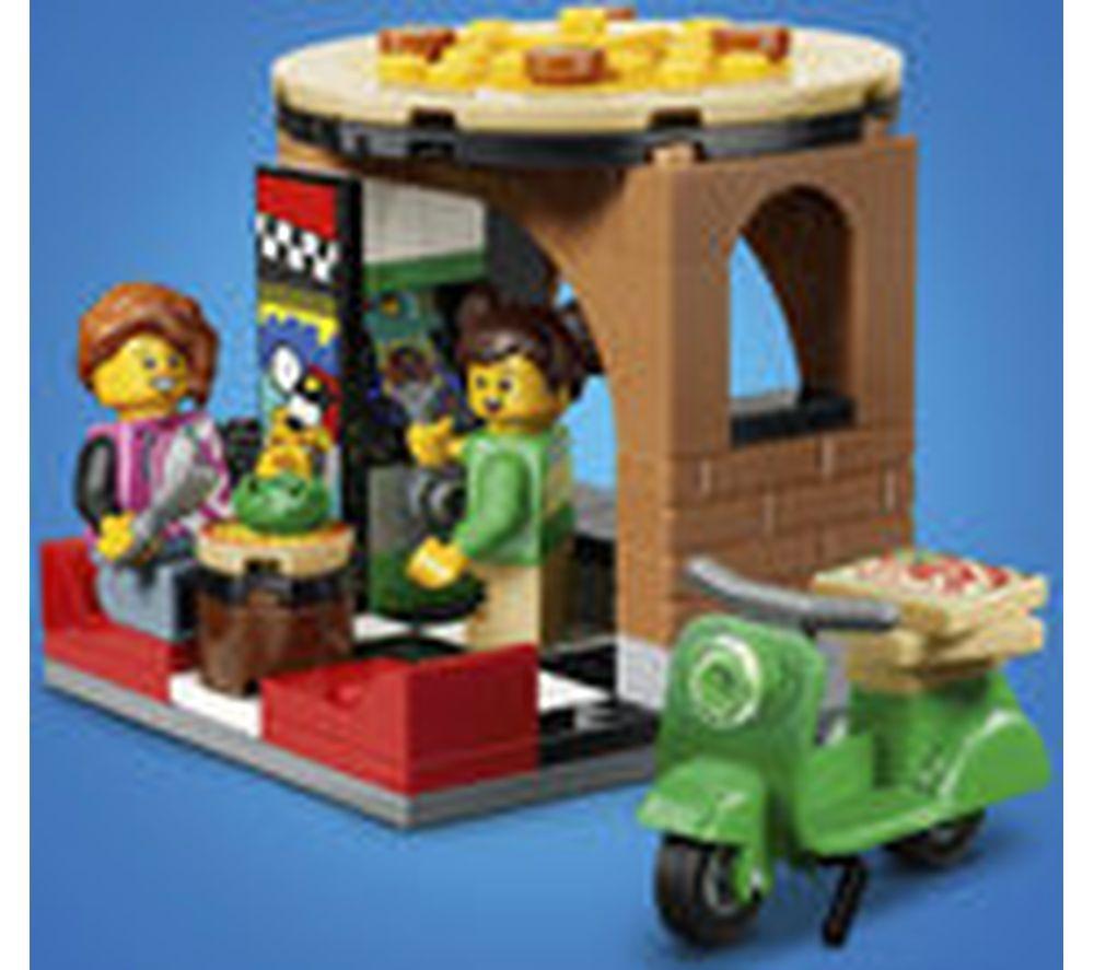 LEGO City 60496 Pizza Delivery Experience with Vehicles Set image number 6 of 6