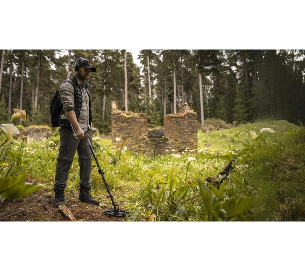 MINELAB X-Terra Voyager Tactical Metal Detector - Camouflaged Edition image number 2 of 3