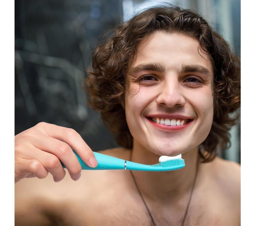 FOREO ISSA 4 Smile Electric Toothbrush - Summer Sky image number 3 of 3