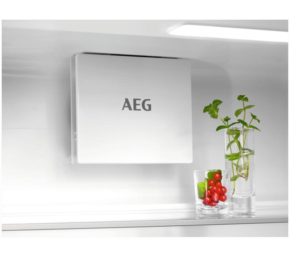 AEG 7000 TwinTech OSC7T185ES Integrated 50/50 Fridge Freezer - Sliding Hinge image number 3 of 6