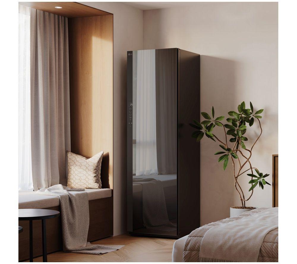 LG Styler RX5MR WiFi-enabled Steaming Closet with Heat Pump - Black image number 9 of 10