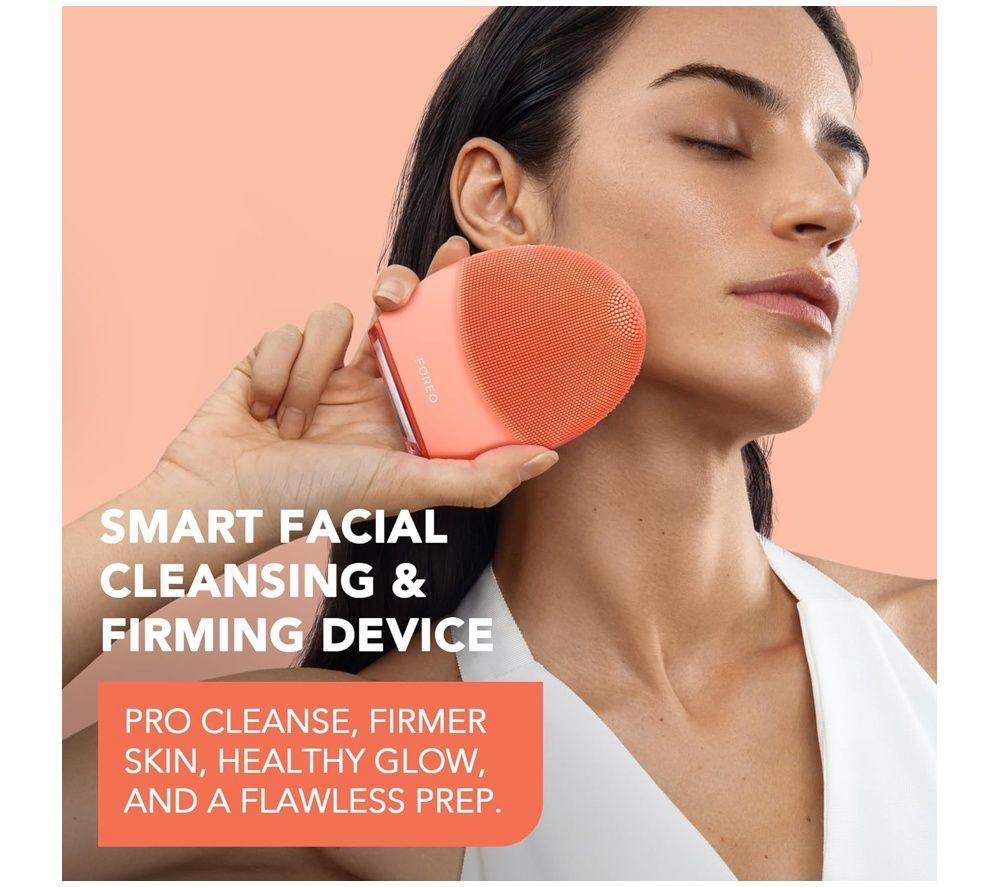 FOREO Luna 4 Smart Facial Cleansing & Firming Device - Balanced Skin, Peach image number 5 of 6