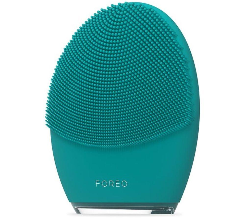 FOREO Luna 4 Smart Face & Beard Cleansing Device - Men image number 2 of 5