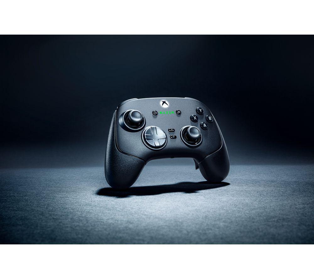 RAZER BlackShark V3 Pro Wireless 7.1 Gaming Headset & Wolverine V3 Pro Controller for Xbox Bundle image number 3 of 12