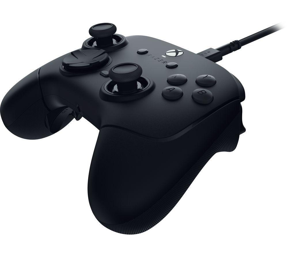 RAZER Wolverine V3 Tournament Edition Controller & BlackShark V3 X Wireless Gaming Headset for Xbox Bundle image number 7 of 9