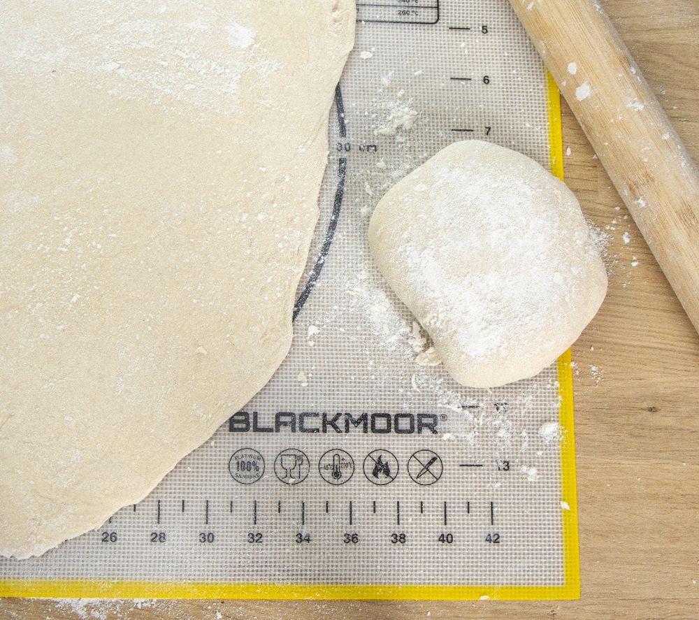 BLACKMOOR Silicone Baking Mat - White image number 2 of 3