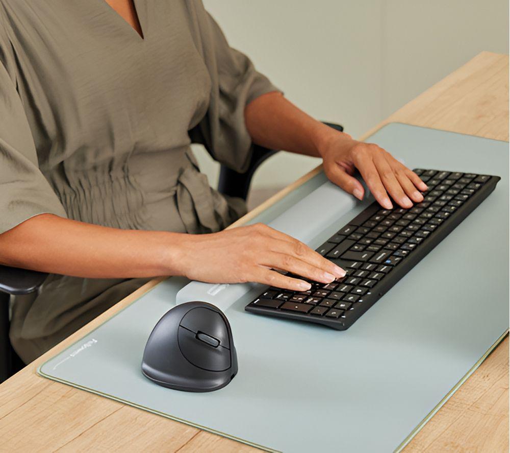 FELLOWES Breyta Plus+ Vertical Ergonomic Optical Mouse - Black, Medium, Right-Handed image number 4 of 7
