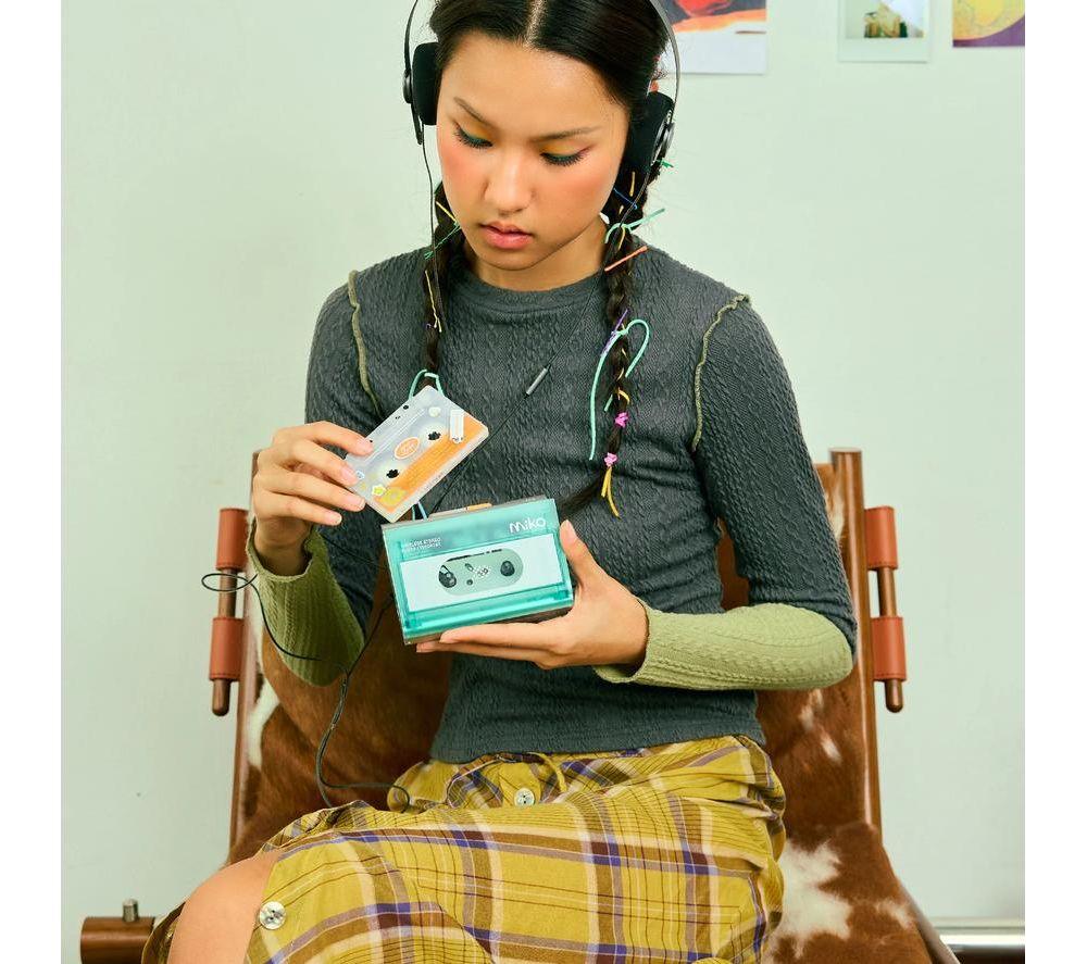 GADHOUSE Miko GAD6702 Bluetooth Cassette Player & Recorder - Mint image number 9 of 11