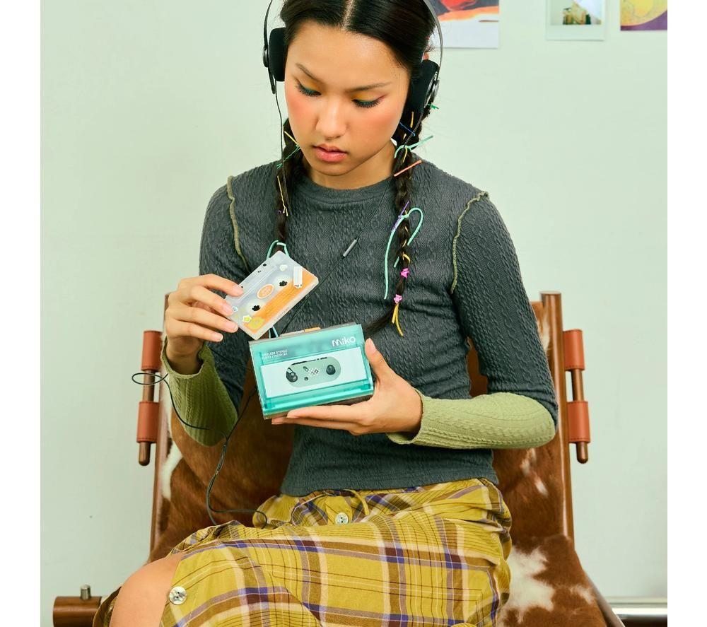 GADHOUSE Miko GAD6702 Bluetooth Cassette Player & Recorder - Mint image number 10 of 11