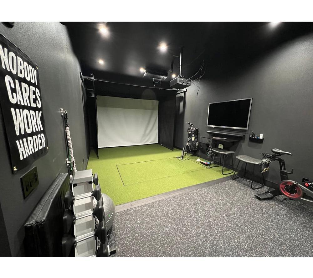 SPORTSCREEN Vanish 9 Retractable Golf Simulator Enclosure - Grey and Black image number 4 of 6