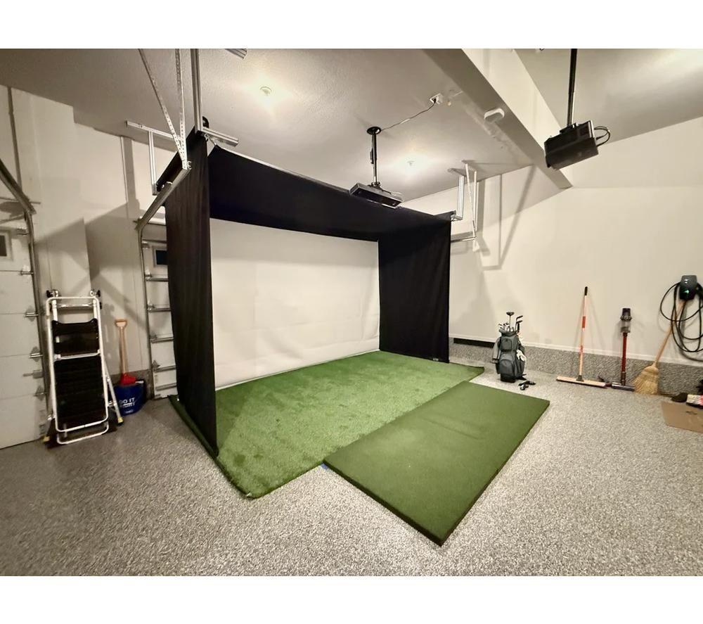 SPORTSCREEN  Vanish 16H Gold Simulator Enclosure - 4.65 x 2.59 m image number 6 of 12