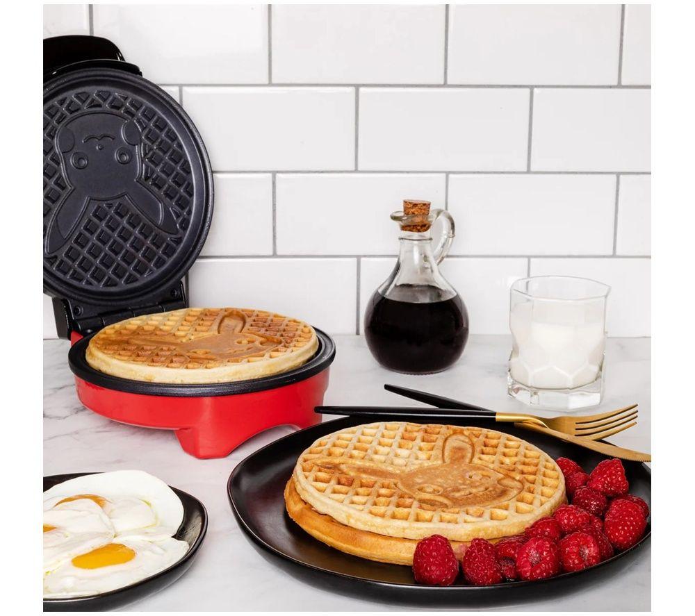 UNCANNY BRANDS Pok&eacute;mon Waffle Maker - Pikachu image number 4 of 5