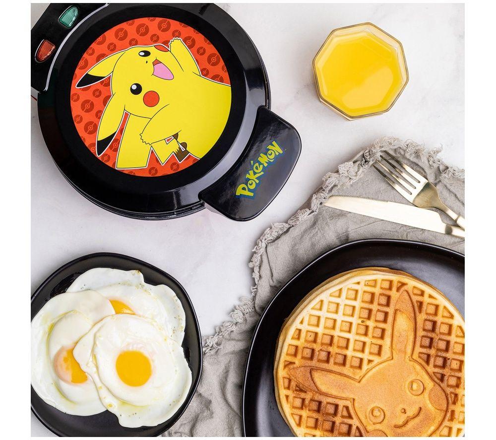 UNCANNY BRANDS Pok&eacute;mon Waffle Maker - Pikachu image number 5 of 5
