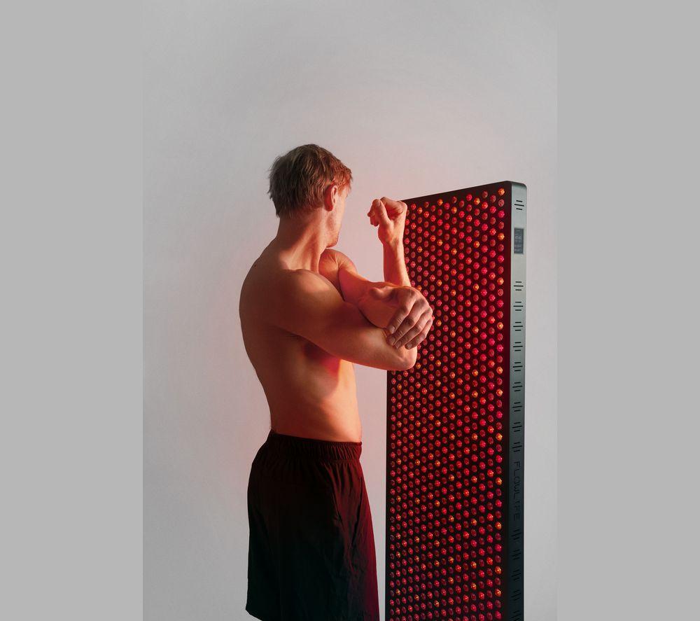 FLOWLIFE Flowlight 4300 Eight Waves Red Light Therapy Panel - Black image number 3 of 10