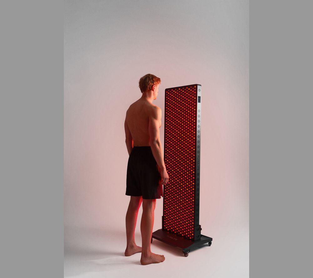 FLOWLIFE Flowlight 4300 Eight Waves Red Light Therapy Panel - Black image number 4 of 10