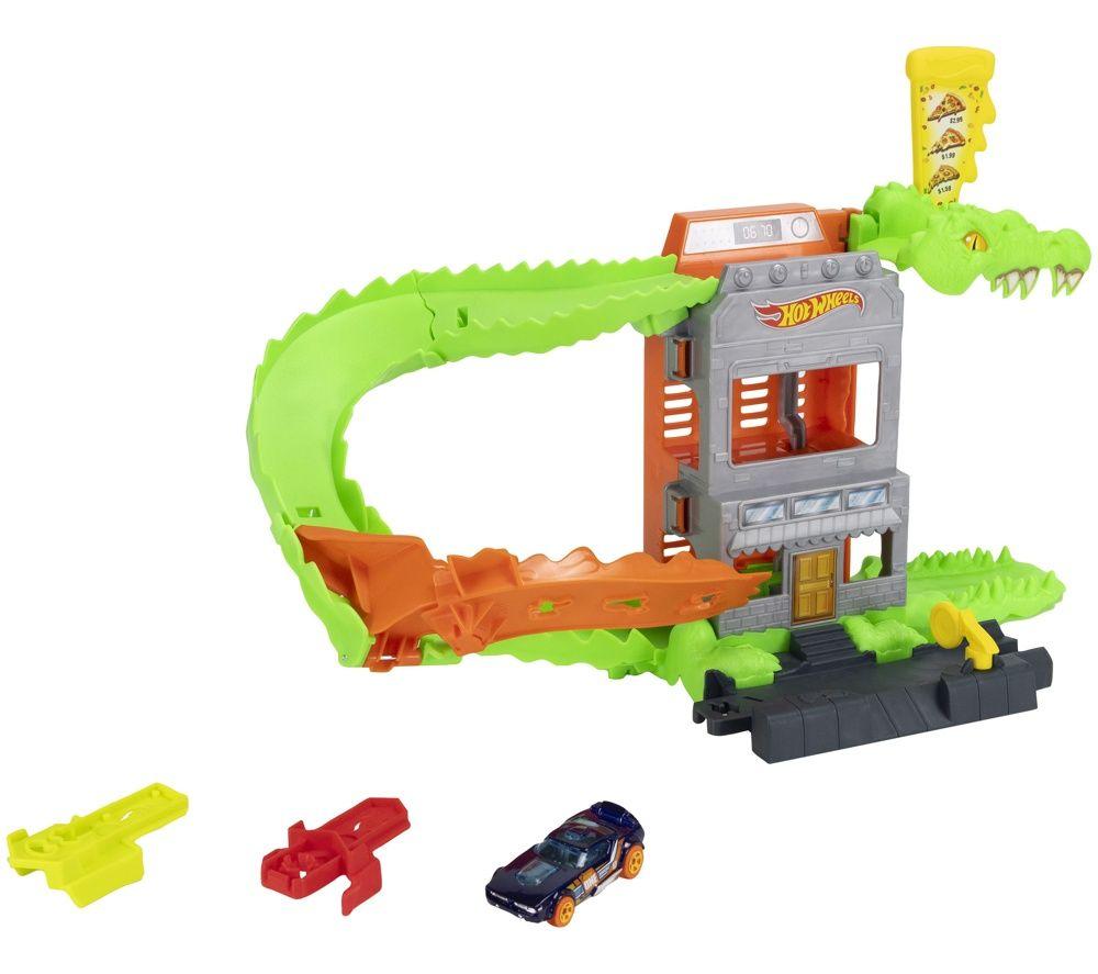 HOT WHEELS City Croc Pizza Attack Playset image number 5 of 5