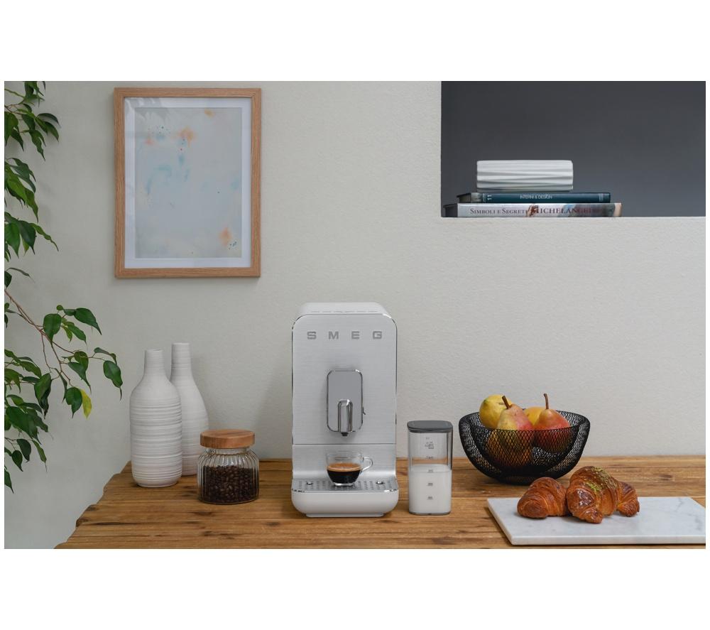 SMEG Collezione BCC13WHMUK Bean to Cup Coffee Machine - Matte White image number 5 of 10