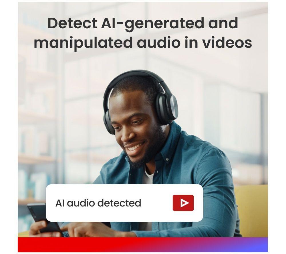 MICROSOFT L100GANC25C 100 W USB-C GaN Laptop Charger & Digital Protection Bundle image number 9 of 13