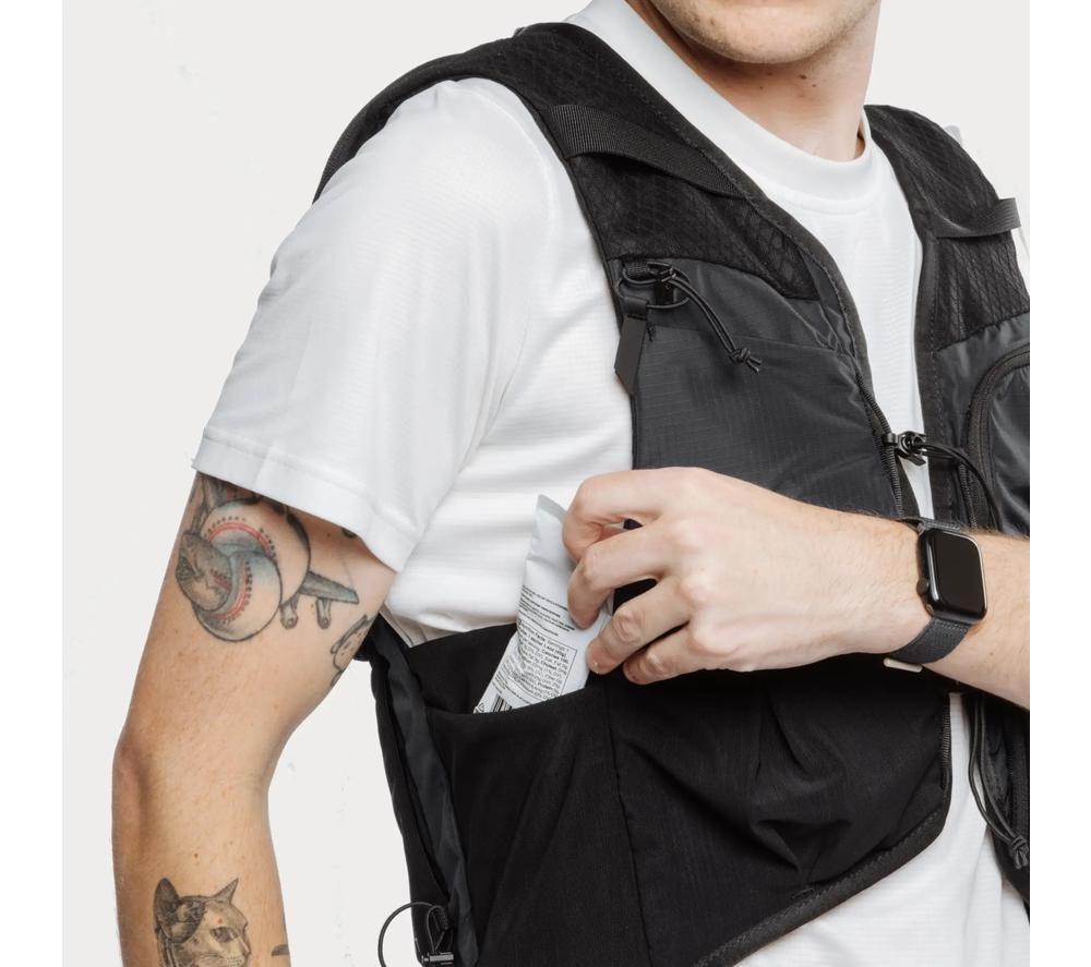 MOMENT Exposure Camera Vest Bag - Black image number 4 of 13
