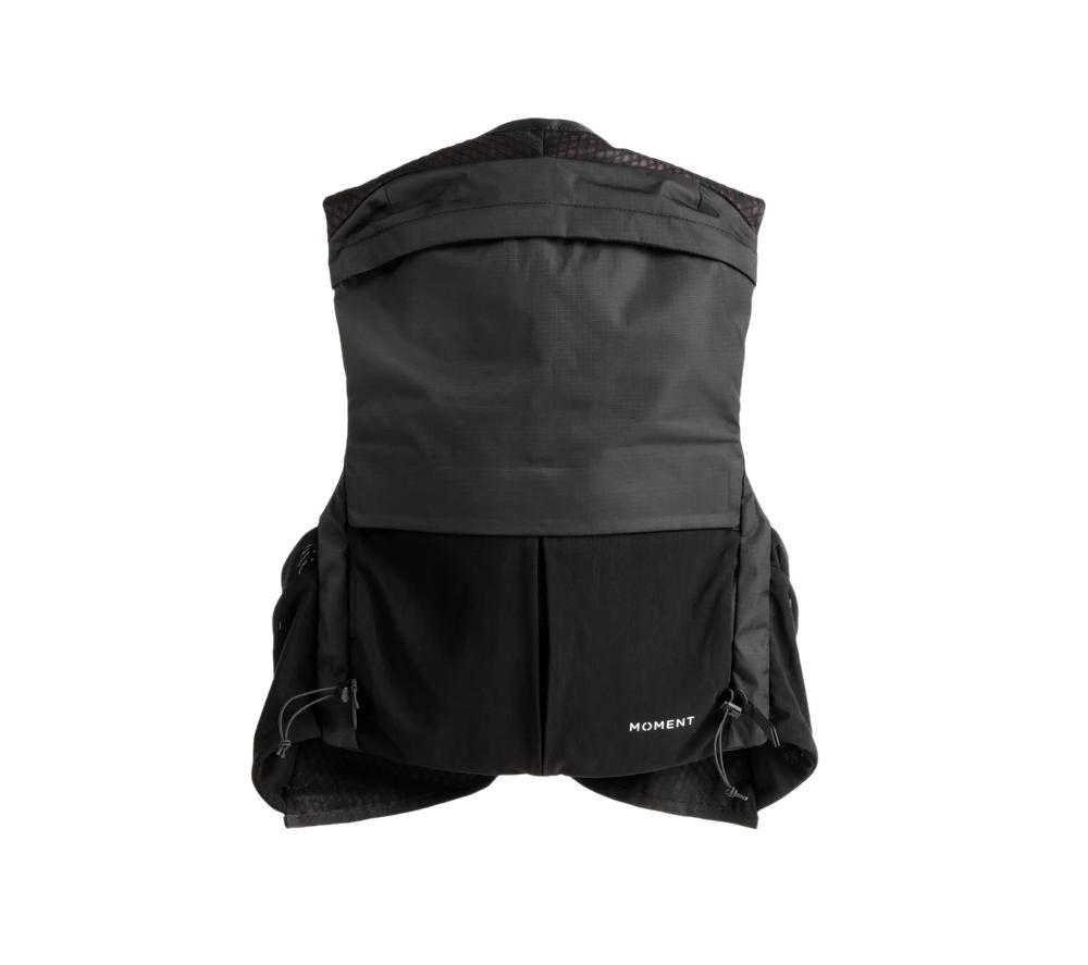 MOMENT Exposure Camera Vest Bag - Black image number 11 of 13