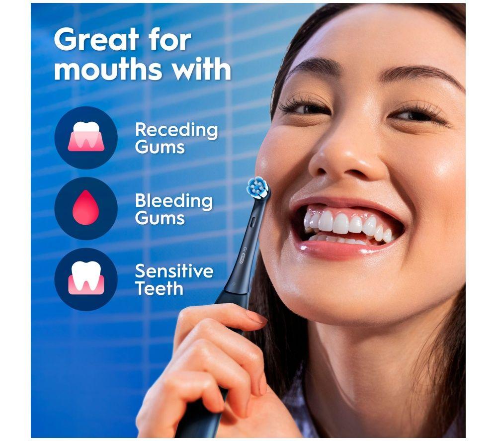 ORAL-B iO3 Electric Toothbrush Gift Pack - Black image number 3 of 8