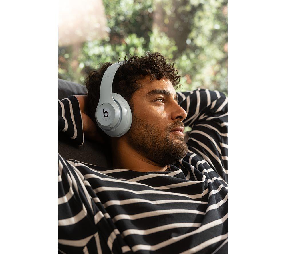 BEATS Studio Pro Wireless Bluetooth Noise-Cancelling Headphones - Light Blue image number 11 of 18