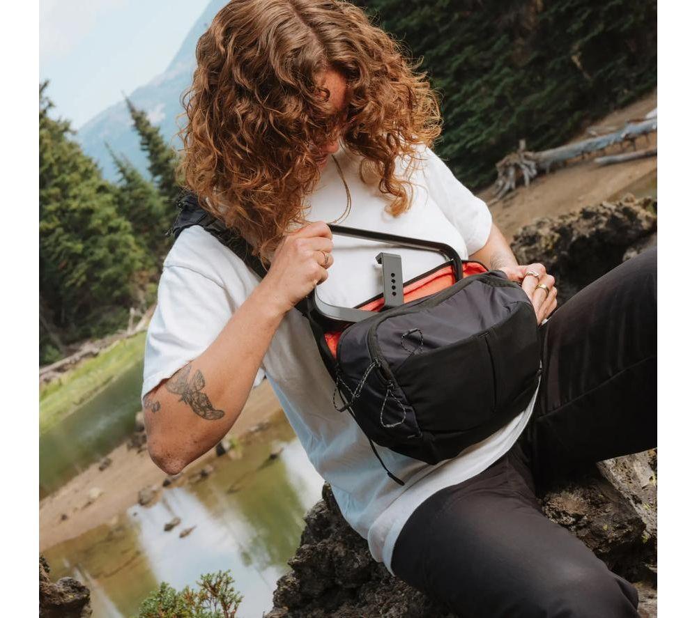 MOMENT Balance Camera Sling Bag - 7 litres, Black image number 4 of 12