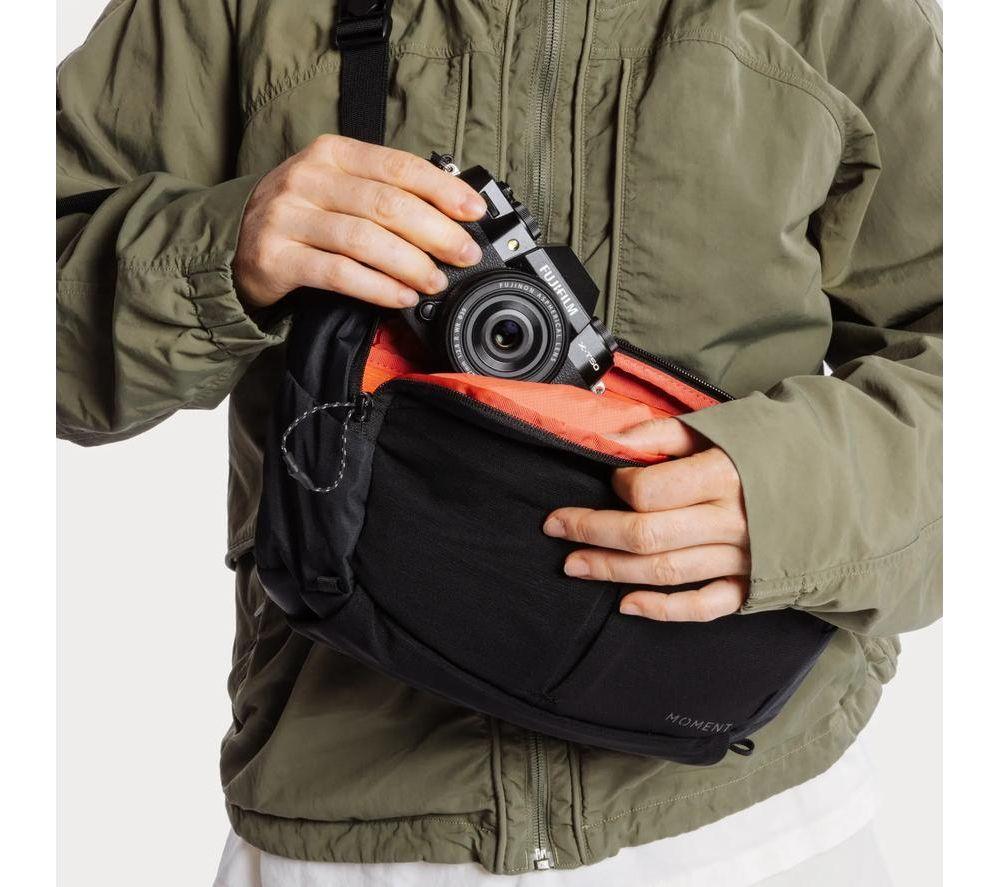 MOMENT Balance Camera Sling Bag - 7 litres, Black image number 12 of 12