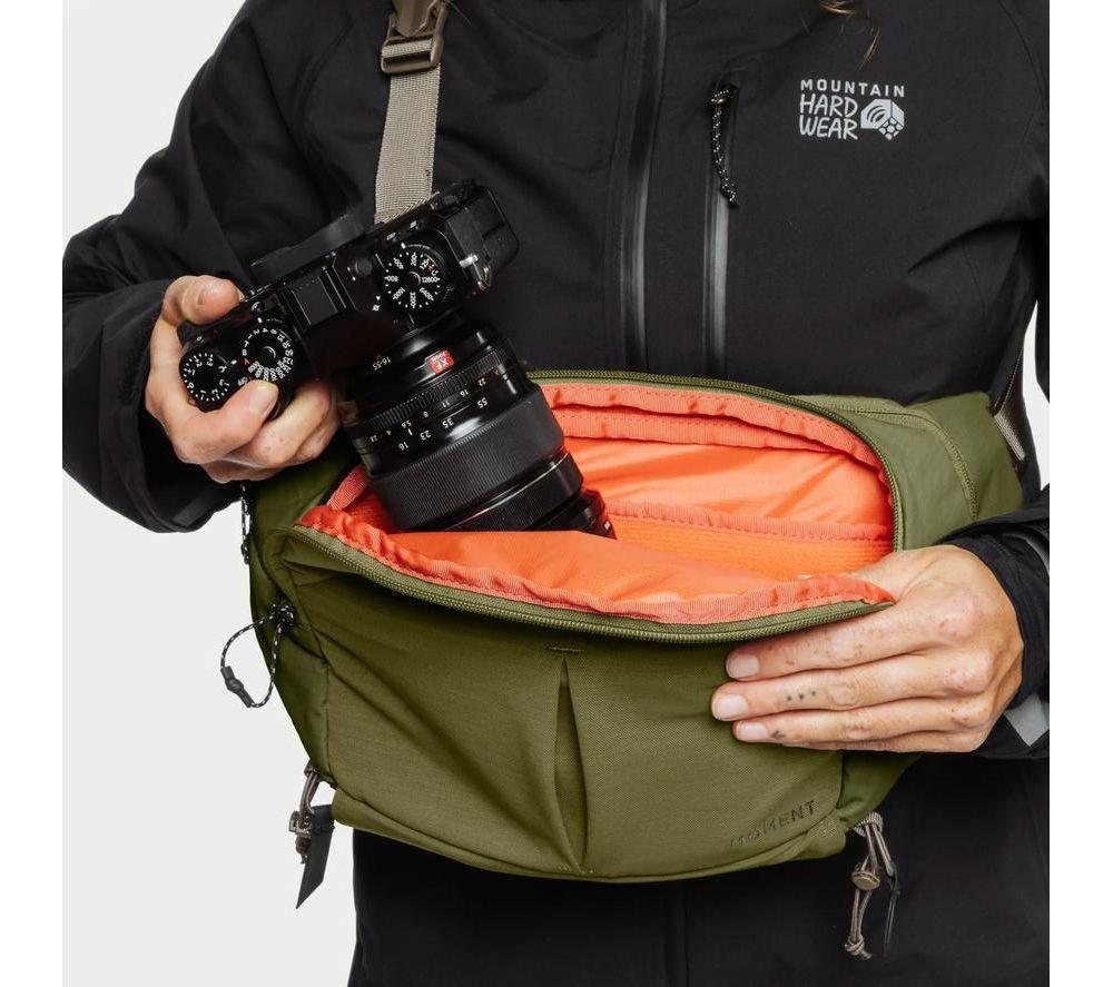MOMENT Balance Camera Sling Bag - 7 litres, Moss image number 7 of 8