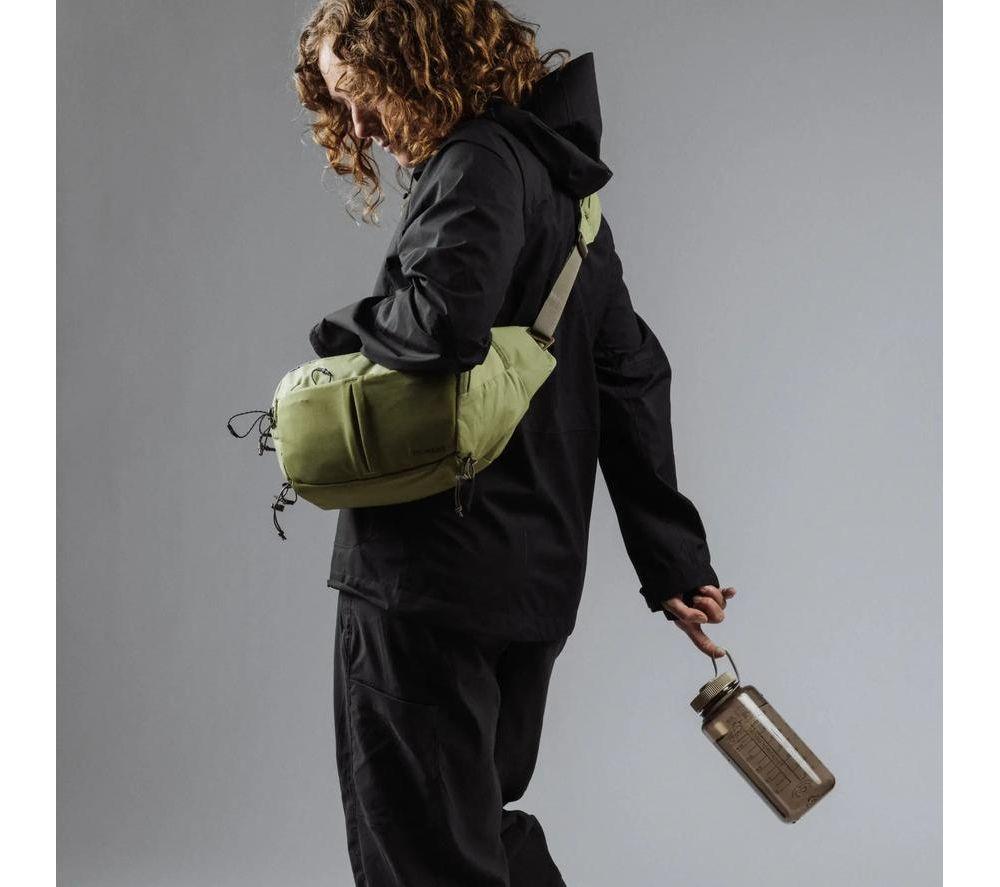 MOMENT Balance Camera Sling Bag - 7 litres, Moss image number 8 of 8