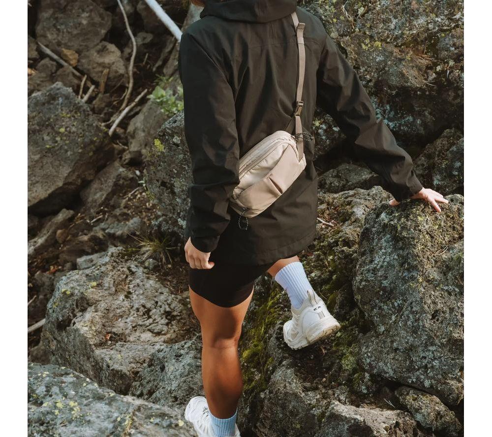 MOMENT Take Sling Bag - 1.5 litres, Desert image number 11 of 12