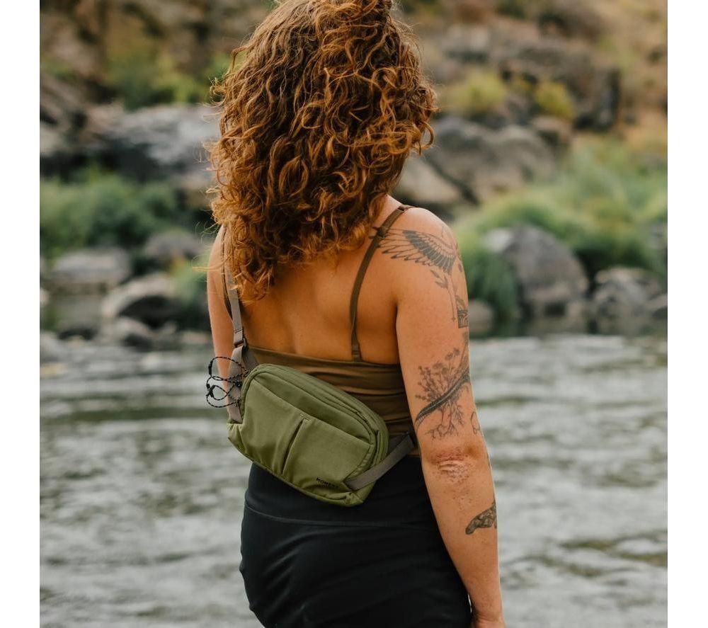 MOMENT Take Sling Bag - 1.5 litres, Moss image number 8 of 9