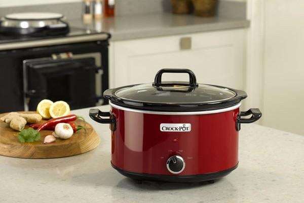 crock-pot slow cooker red