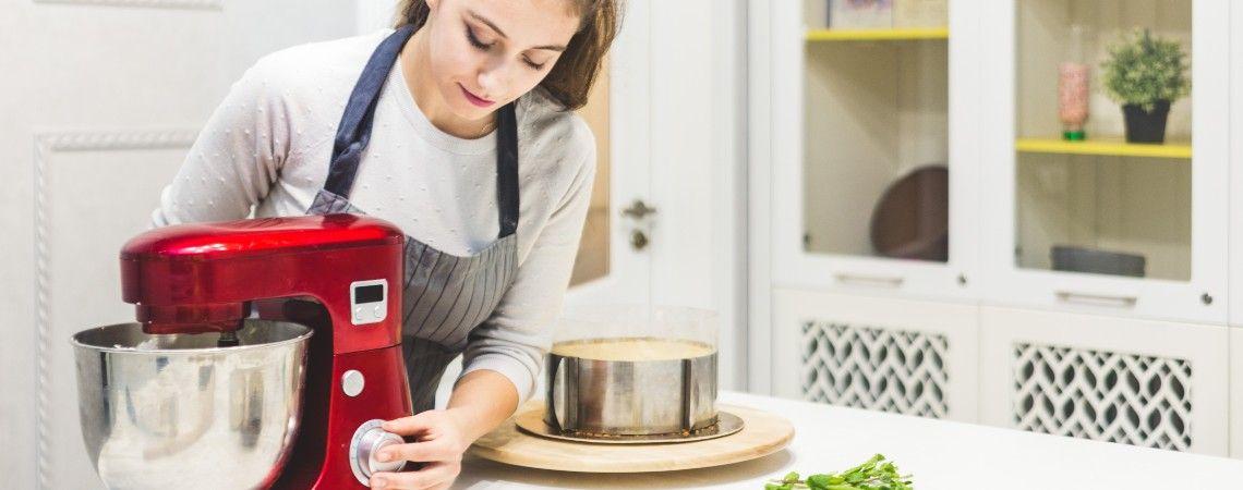 Create showstopping bakes with top-rated stand mixers at Currys