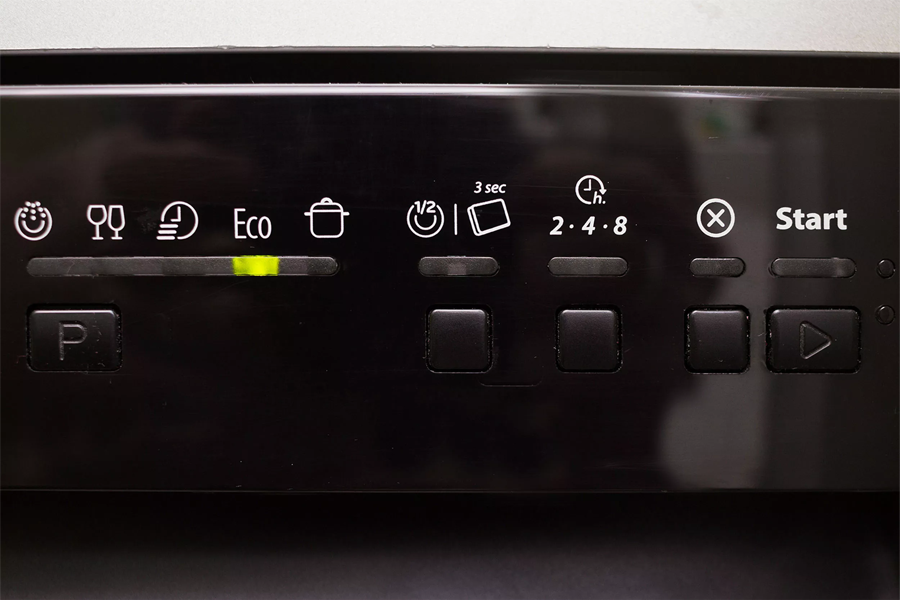 How much water does a dishwasher use?