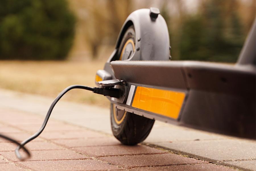 E-scooter battery charging