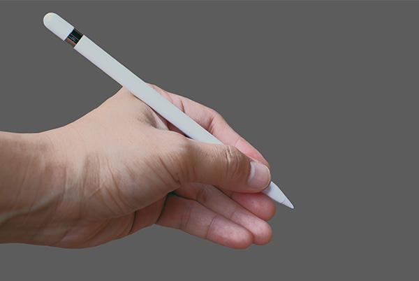 Apple Pencil hand