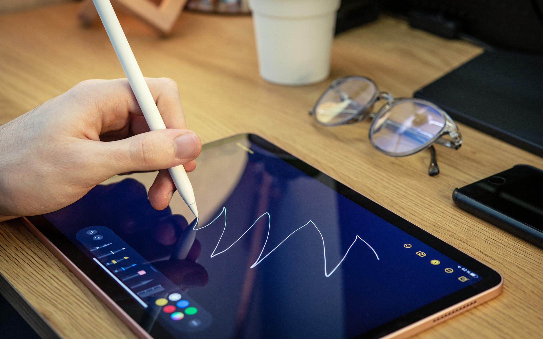 Apple Pencils can't draw straight on third-party replacement iPad screens