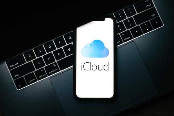 iPhone screen iCloud MacBook