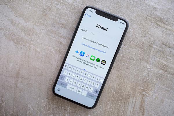 iCloud app iPhone screen