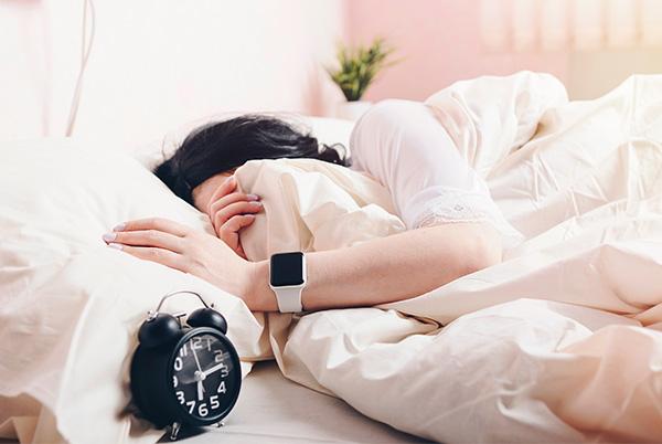 Apple Watch alarm bed