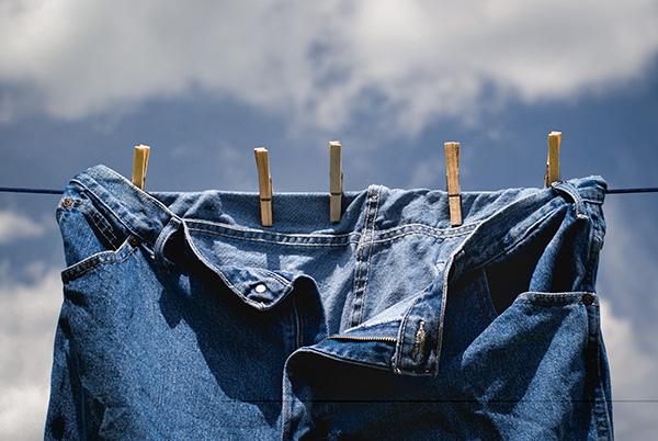 jeans drying clothes line