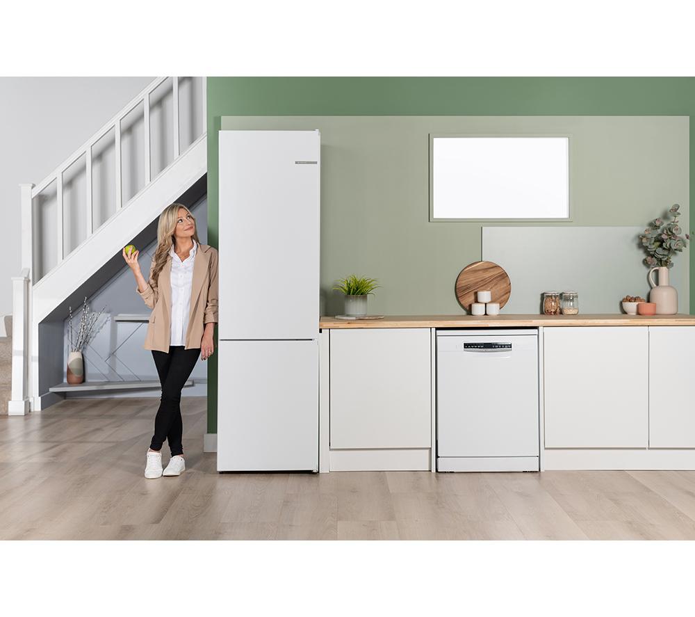 BOSCH Series 4 KGN392WDFG 70/30 Fridge Freezer - White image number 13 of 19