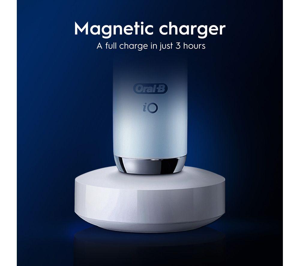 ORAL-B iO 9 Electric Toothbrush & Travel Charging Case - Blue image number 5 of 6